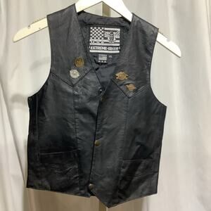 Extreme Biker Leather Vest Small w/ 7  HOG Harley Davidson Patches & Pins